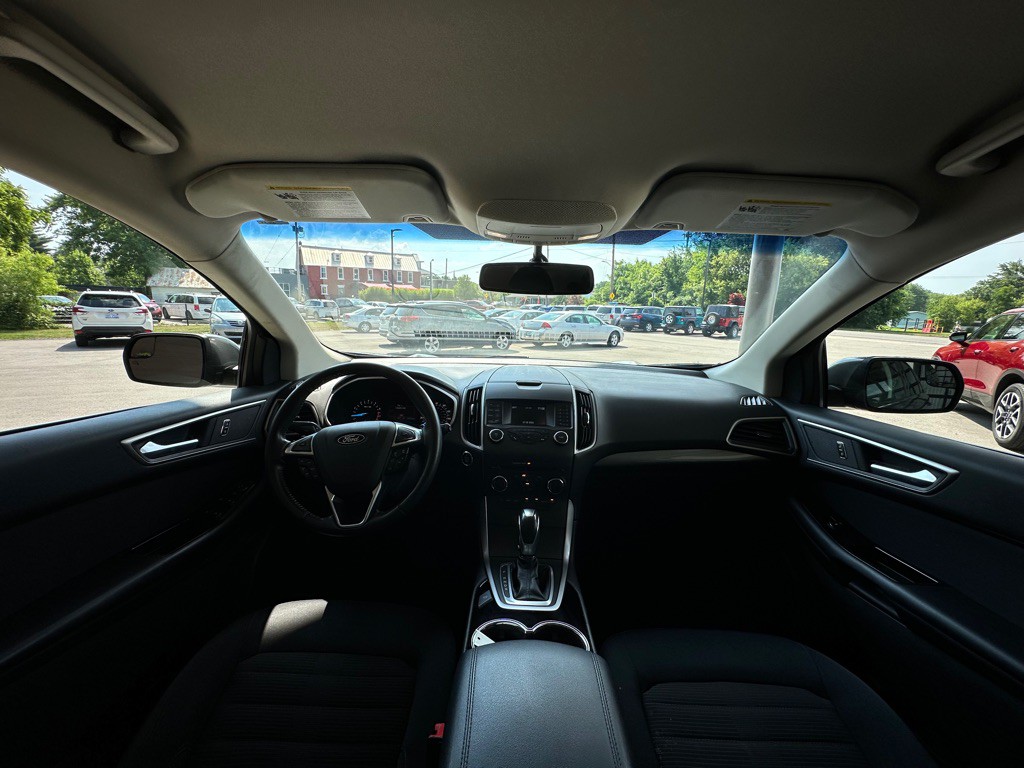 2018 Ford Edge Image 18