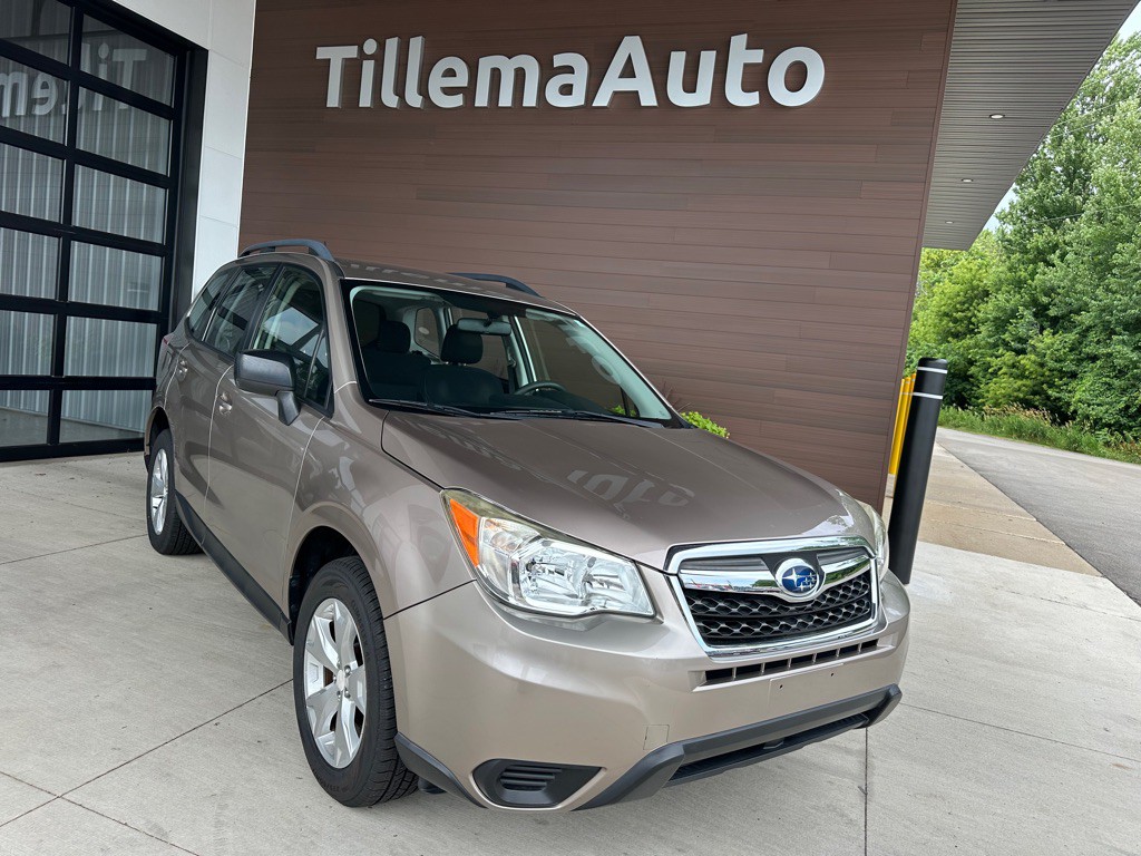 2015 Subaru Forester Image 1