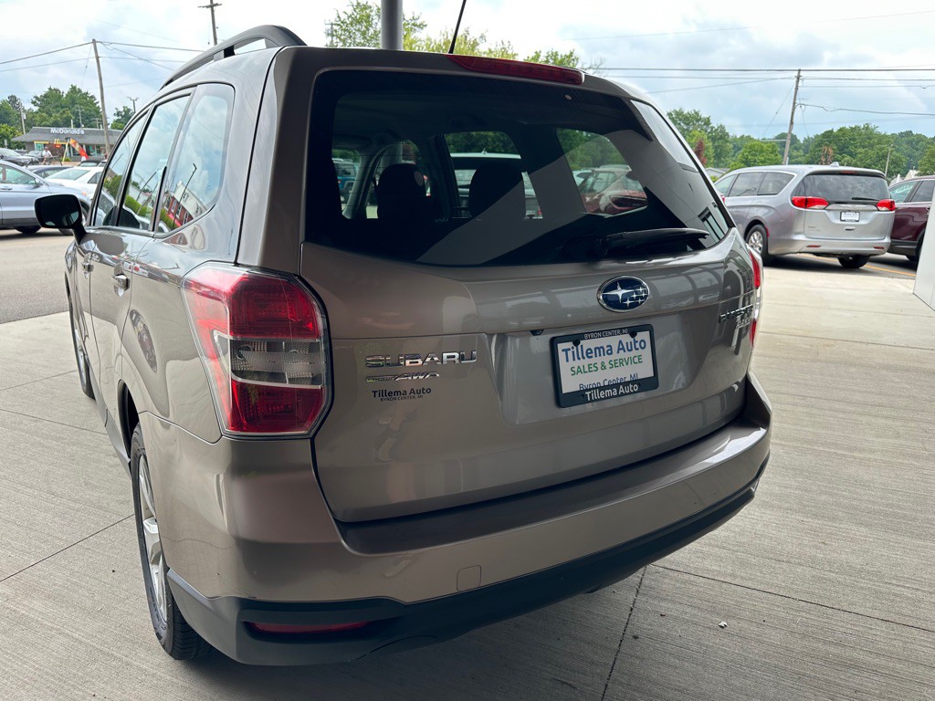 2015 Subaru Forester Image 5
