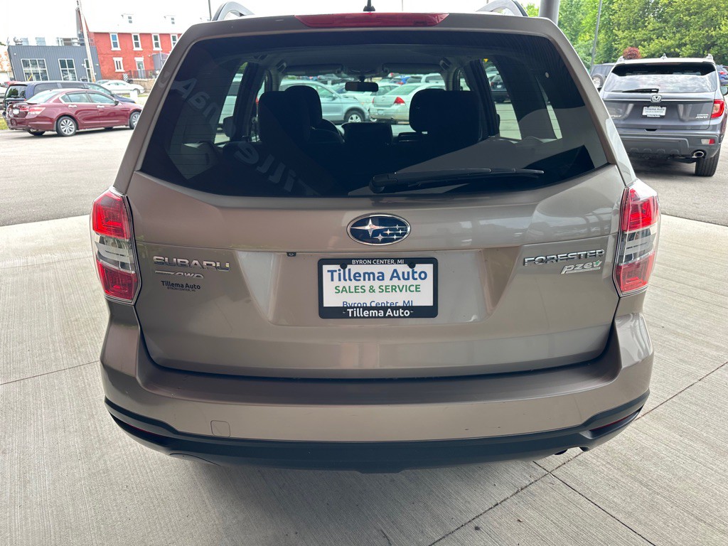 2015 Subaru Forester Image 6