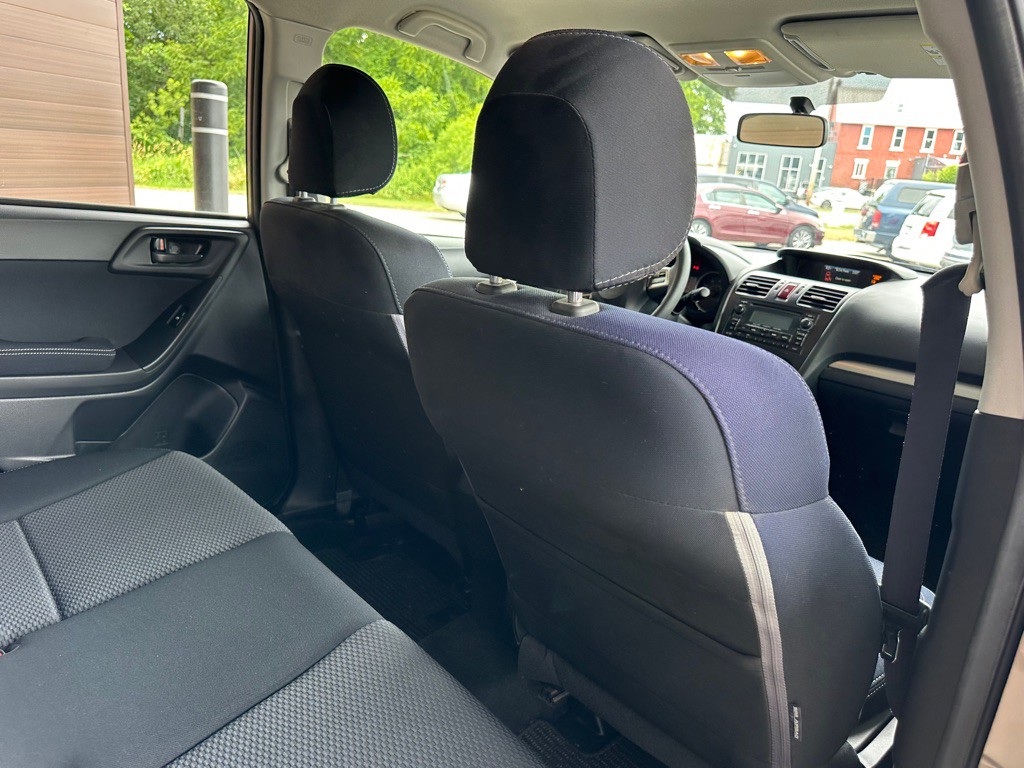 2015 Subaru Forester Image 14