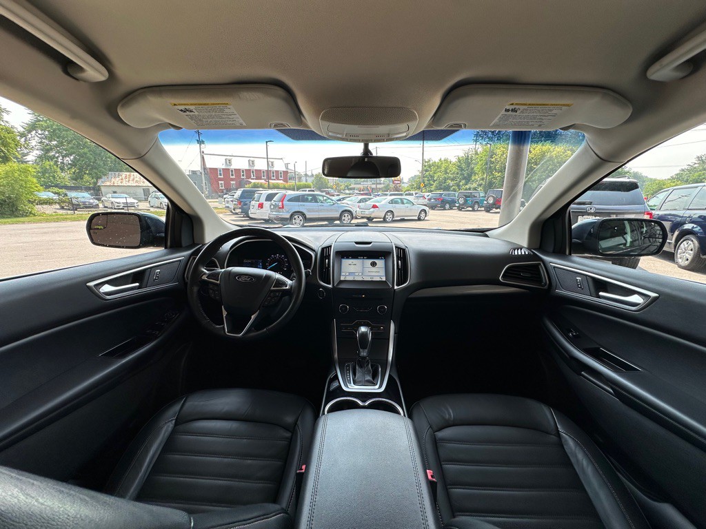 2017 Ford Edge Image 18