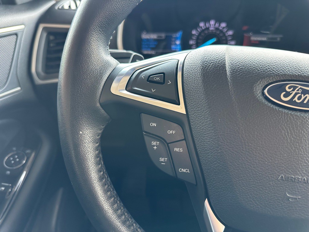 2017 Ford Edge Image 20