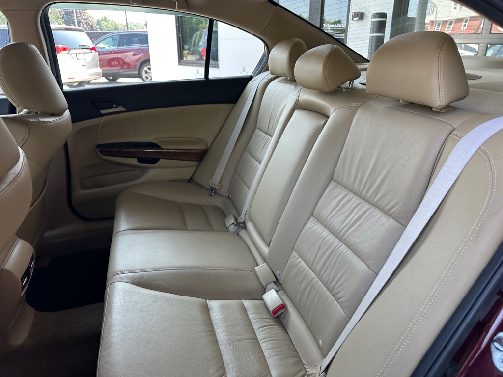 2011 Honda Accord Image 12