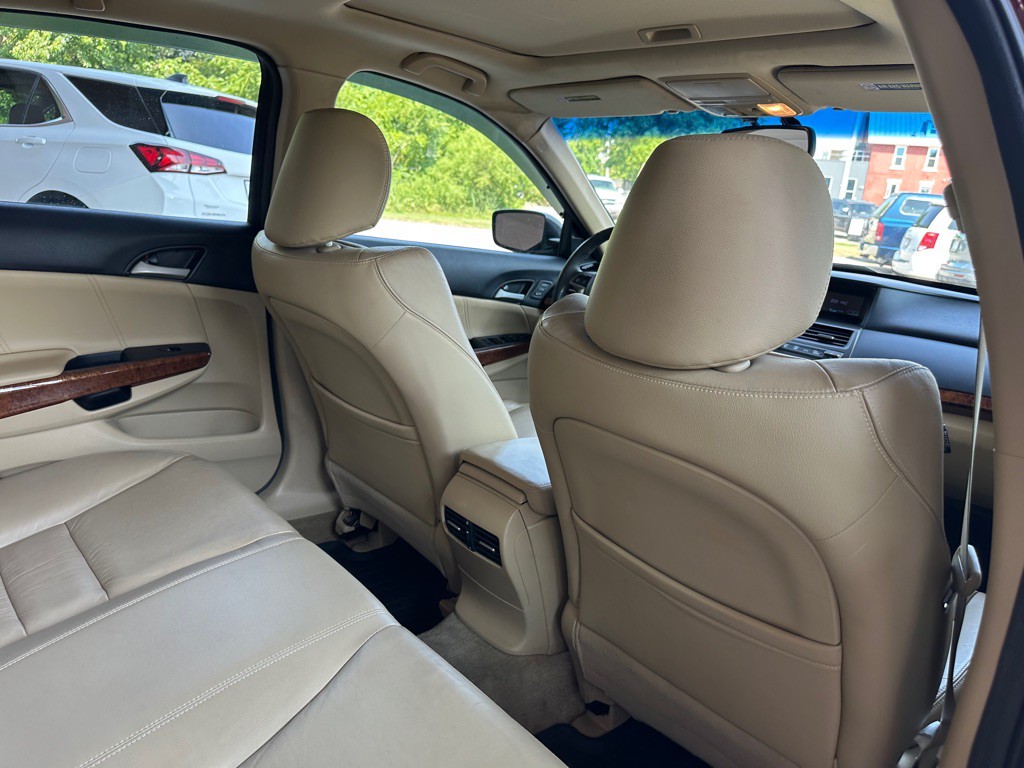 2011 Honda Accord Image 13