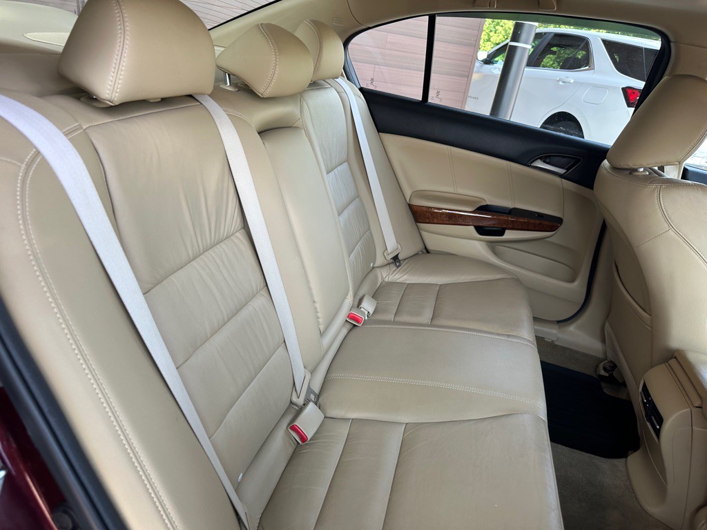 2011 Honda Accord Image 14