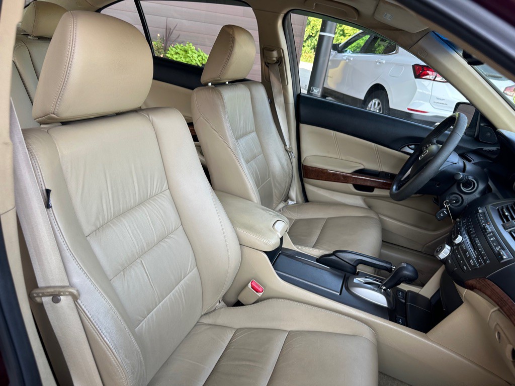 2011 Honda Accord Image 16