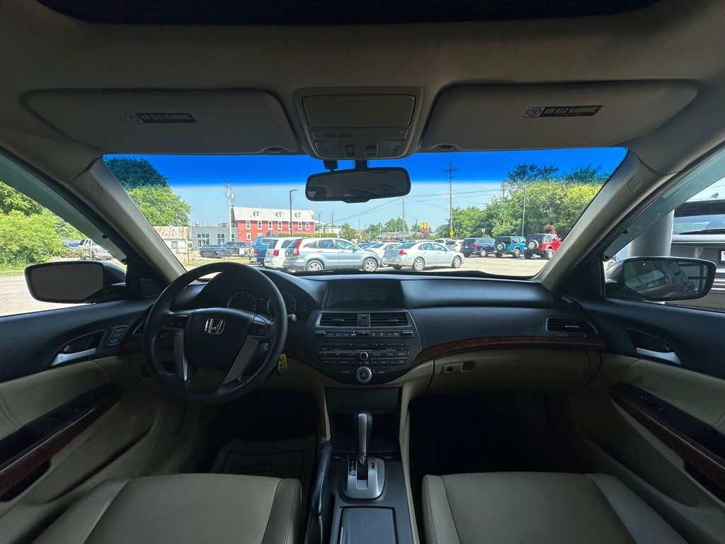 2011 Honda Accord Image 17