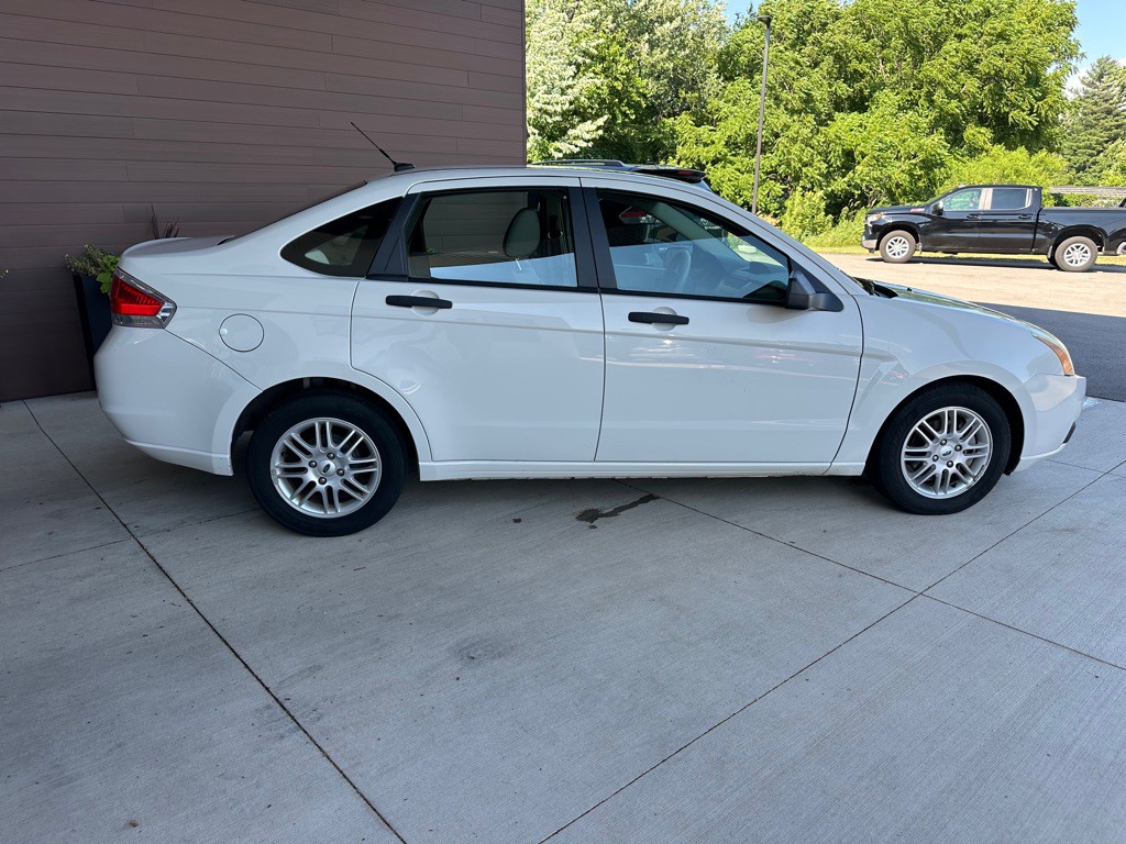 2009 Ford Focus Image 8