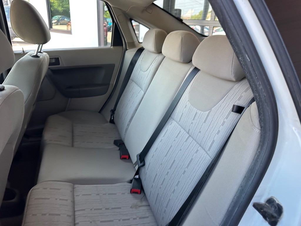 2009 Ford Focus Image 12