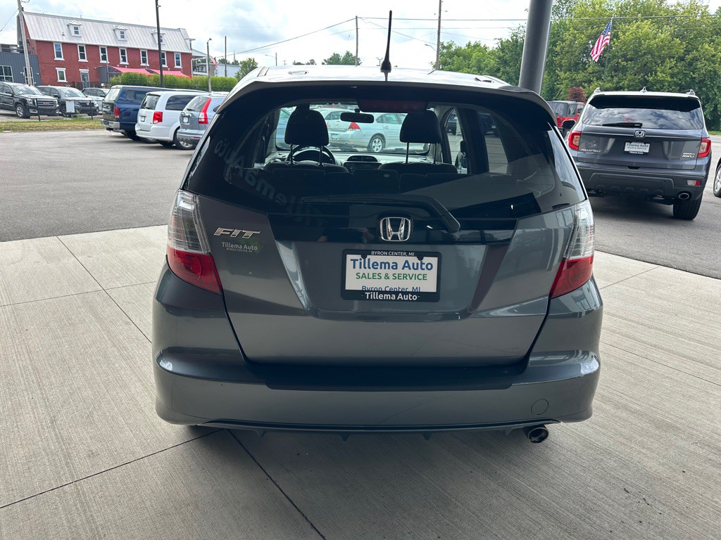 2013 Honda Fit Image 6