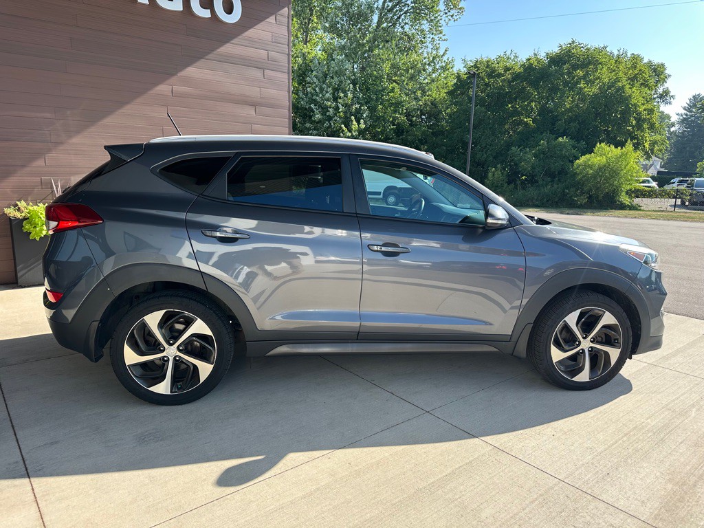 2016 Hyundai Tucson Image 8
