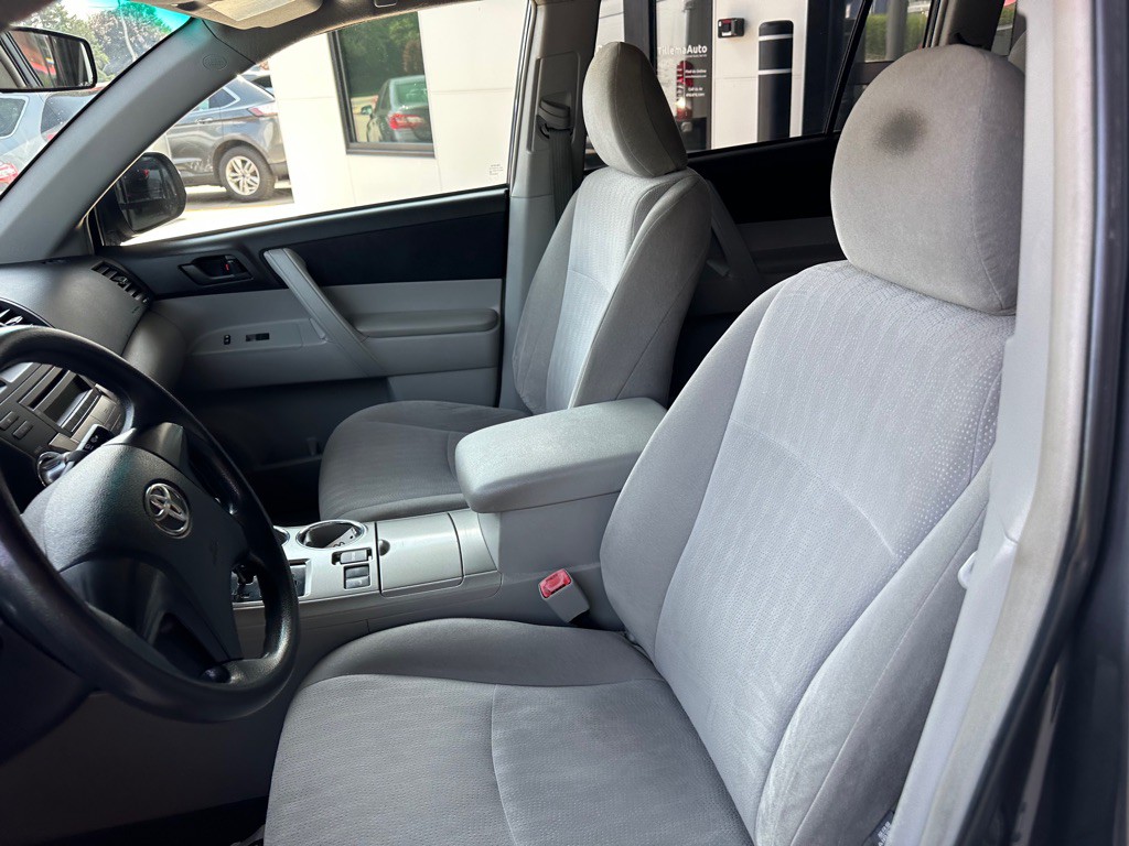 2012 Toyota Highlander Image 10
