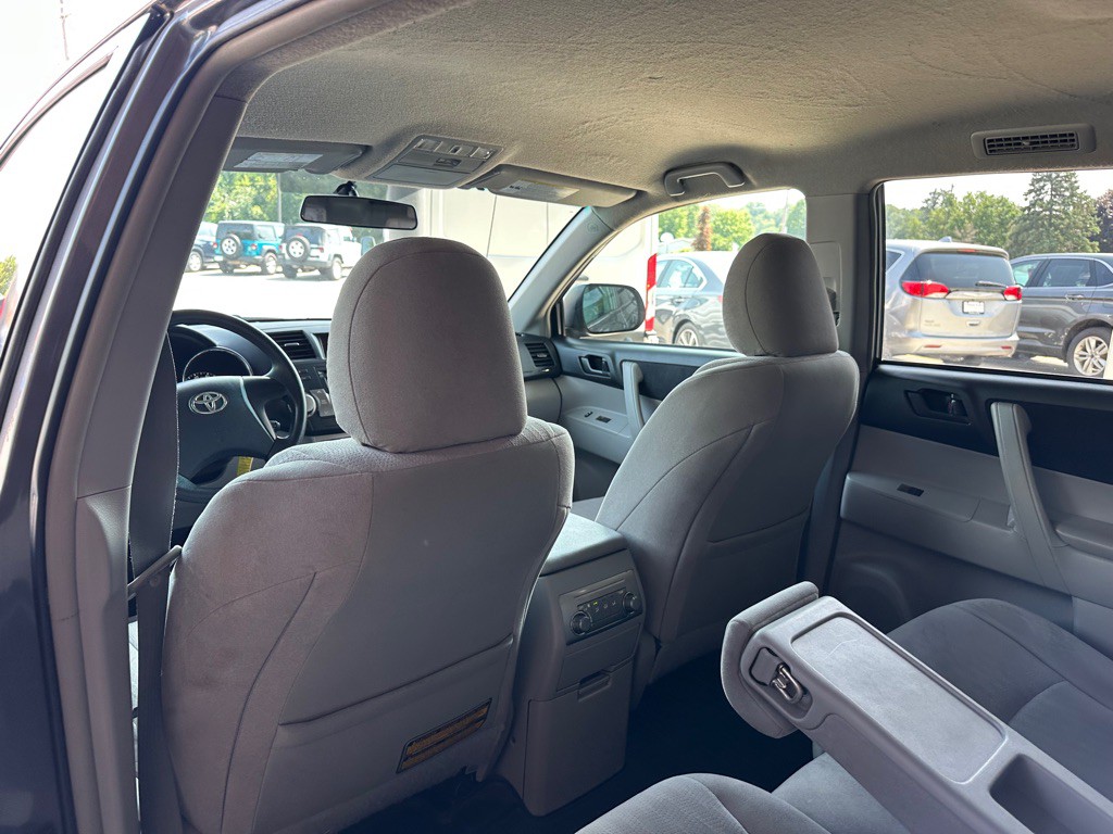 2012 Toyota Highlander Image 11