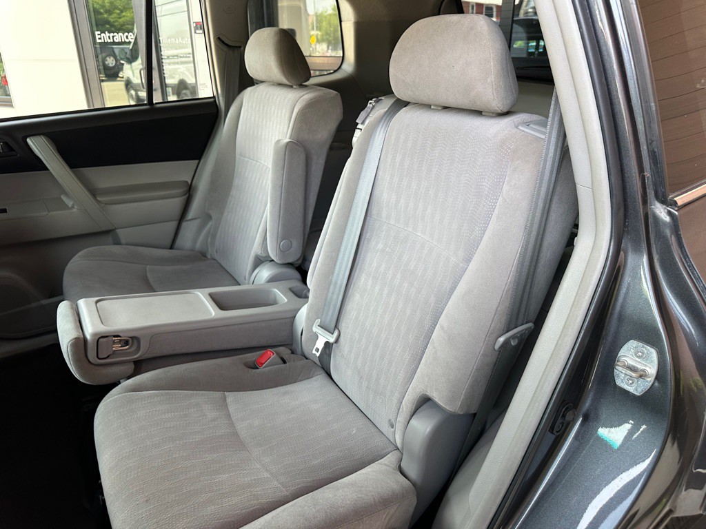 2012 Toyota Highlander Image 12