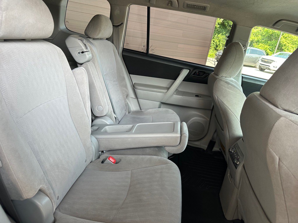 2012 Toyota Highlander Image 16