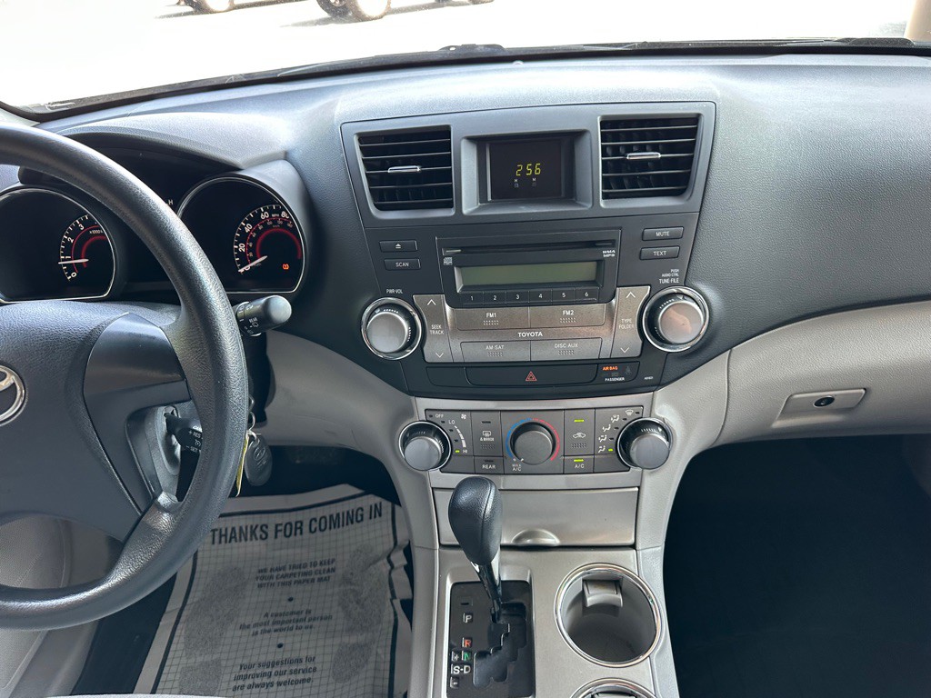 2012 Toyota Highlander Image 23