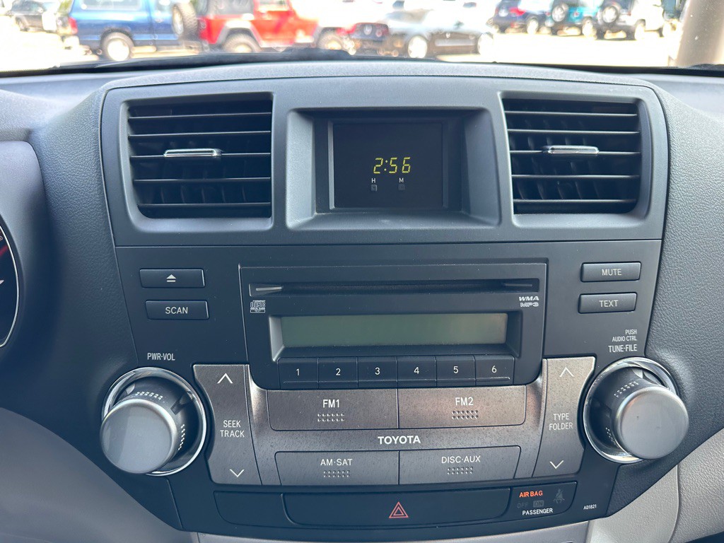 2012 Toyota Highlander Image 24