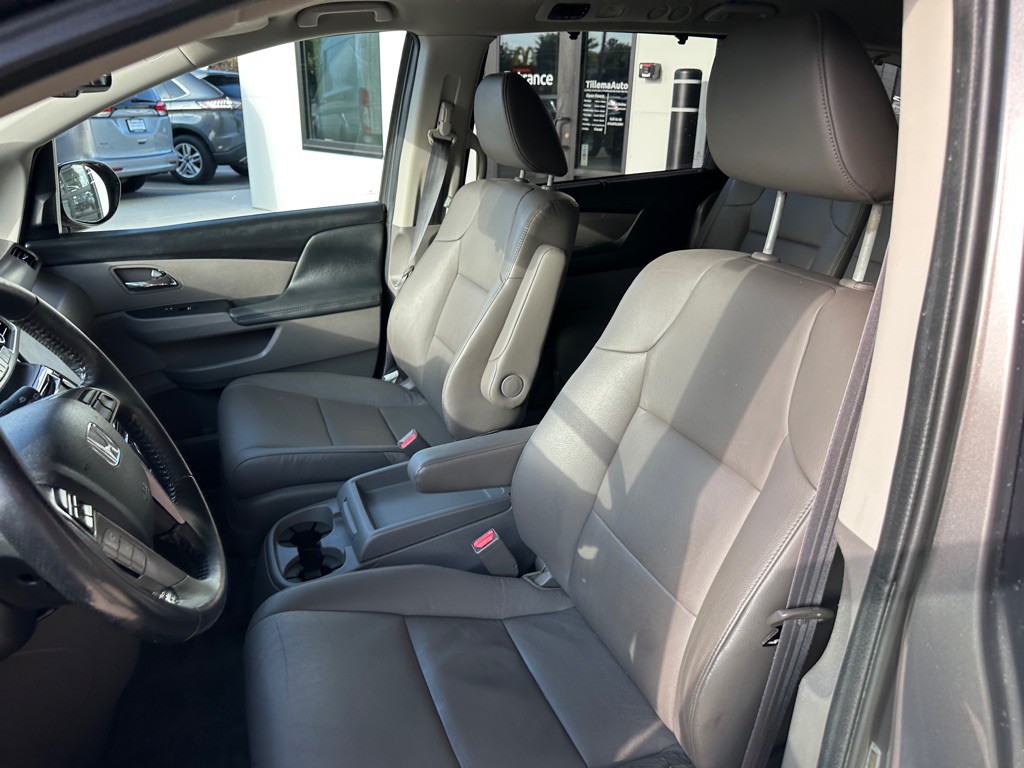 2016 Honda Odyssey Image 10