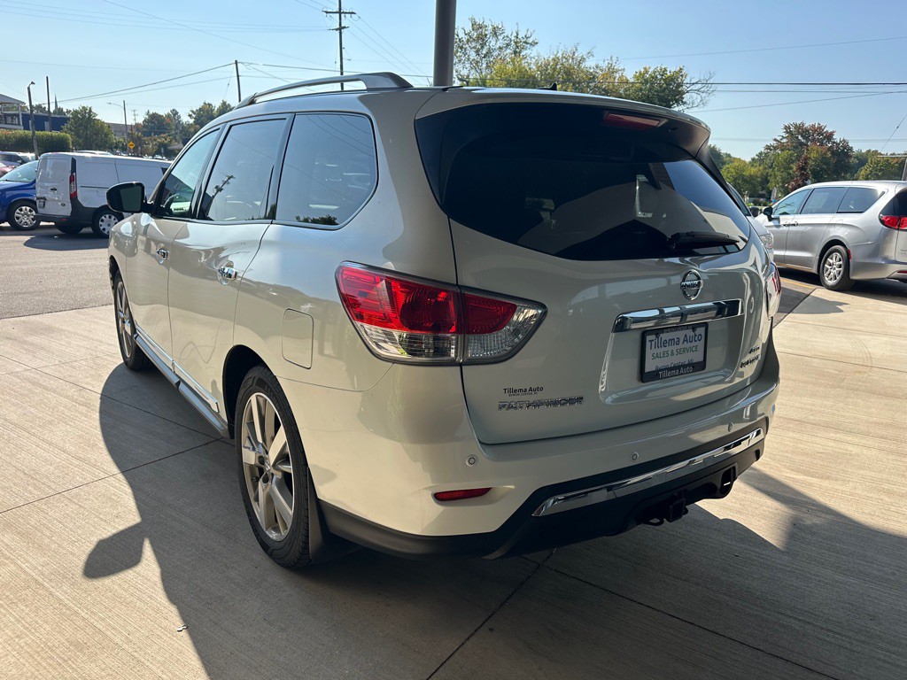 2015 Nissan Pathfinder Image 5