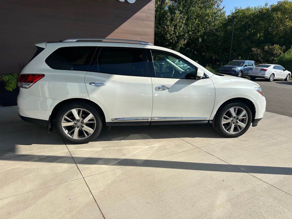 2015 Nissan Pathfinder Image 8