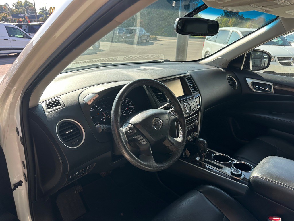 2015 Nissan Pathfinder Image 9