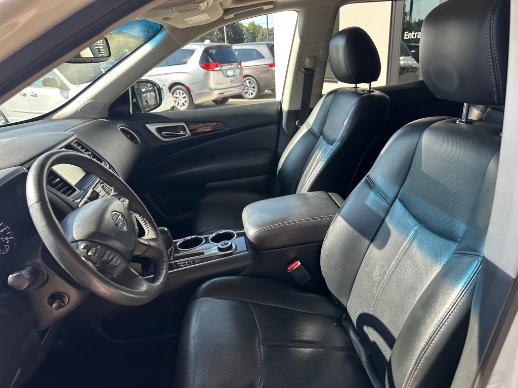 2015 Nissan Pathfinder Image 10