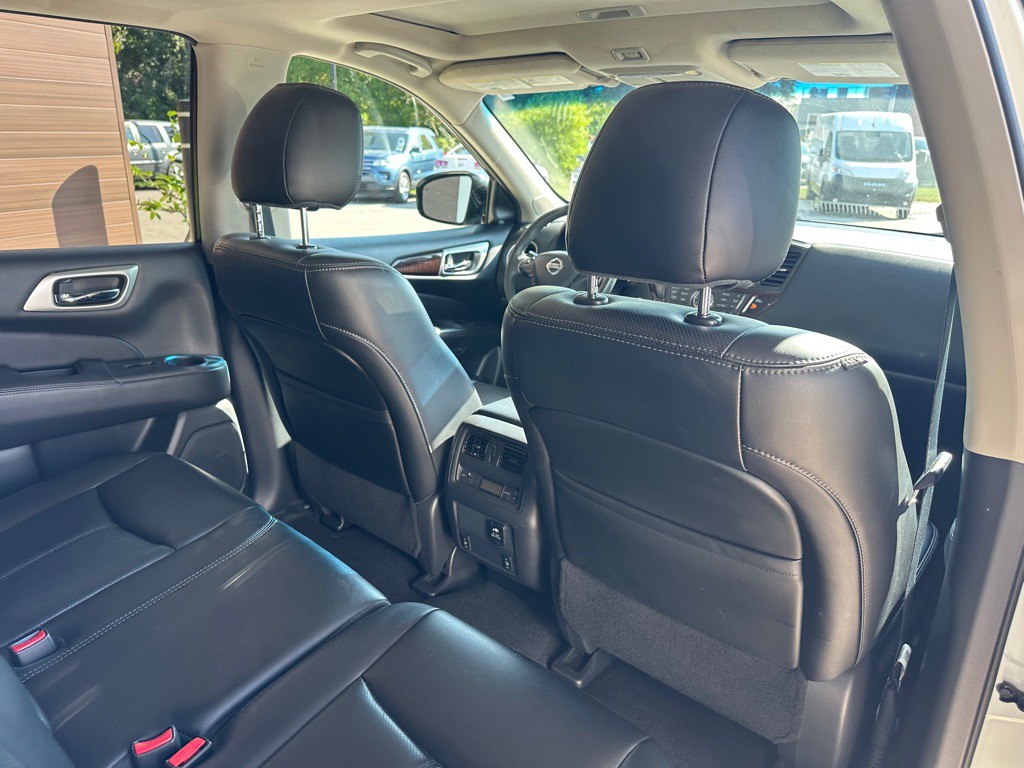 2015 Nissan Pathfinder Image 15