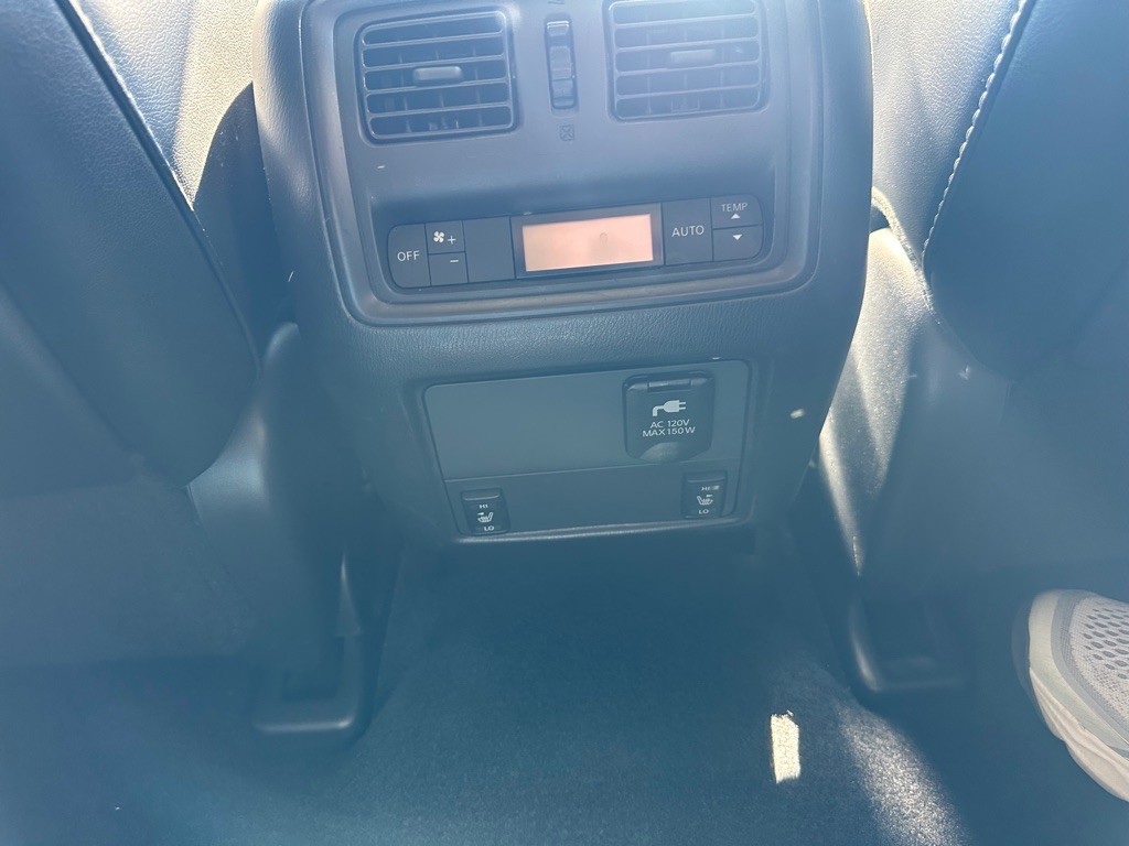 2015 Nissan Pathfinder Image 29