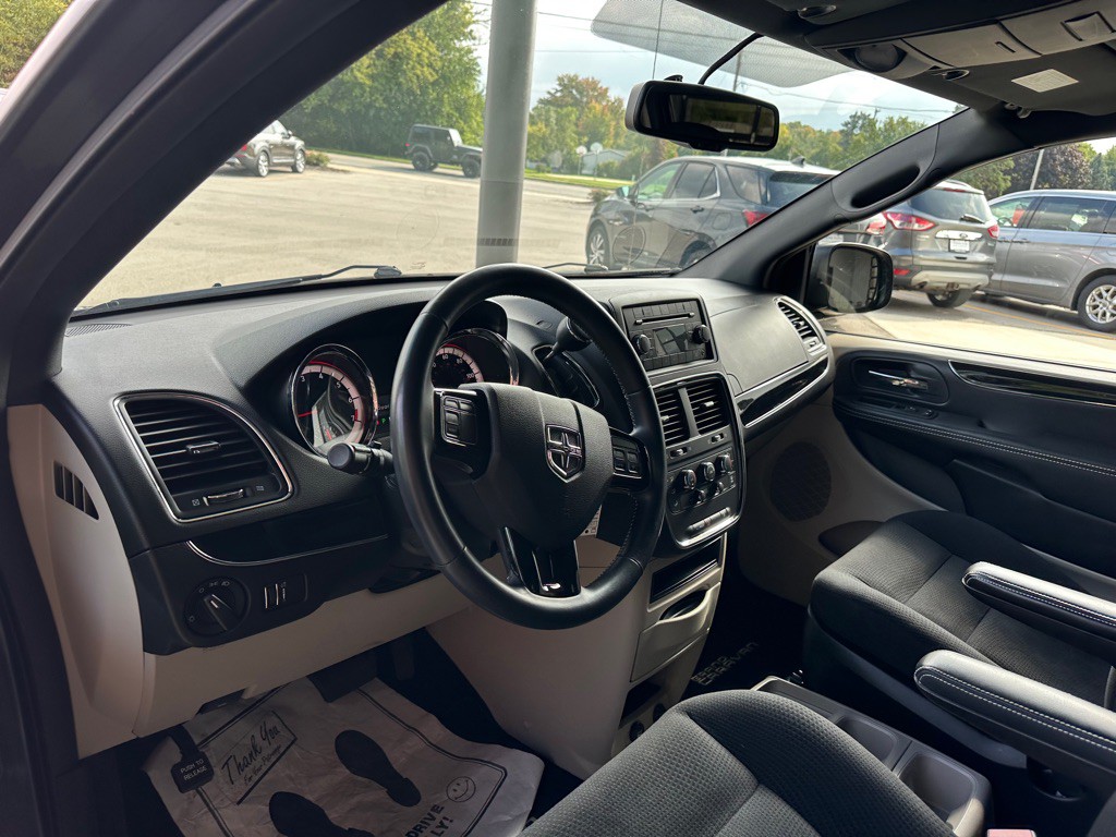 2016 Dodge Grand Caravan Image 9
