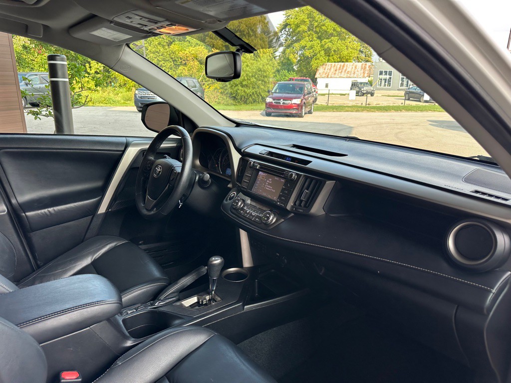 2013 Toyota Rav4 Image 16