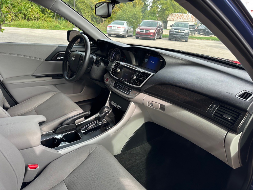 2015 Honda Accord Image 15