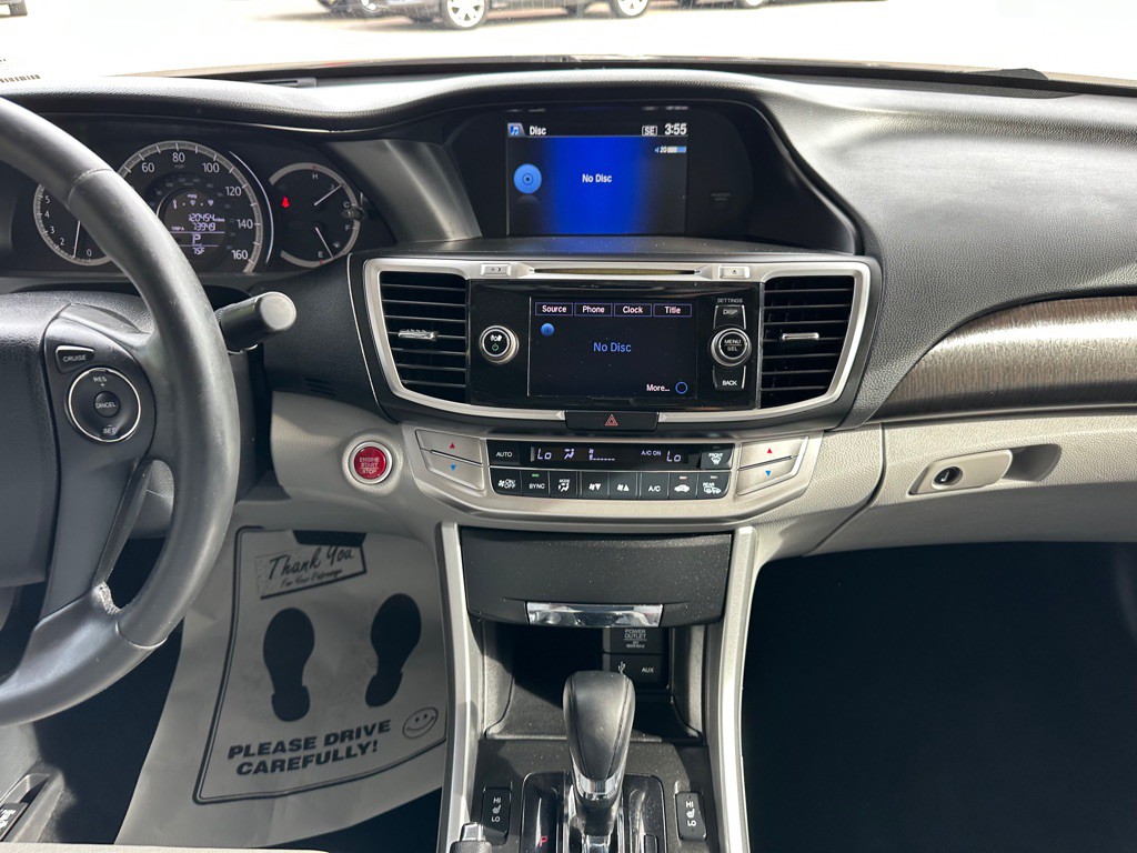 2015 Honda Accord Image 22