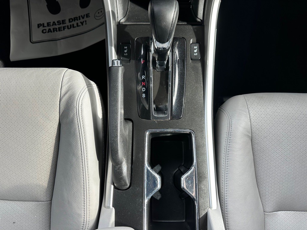2015 Honda Accord Image 25