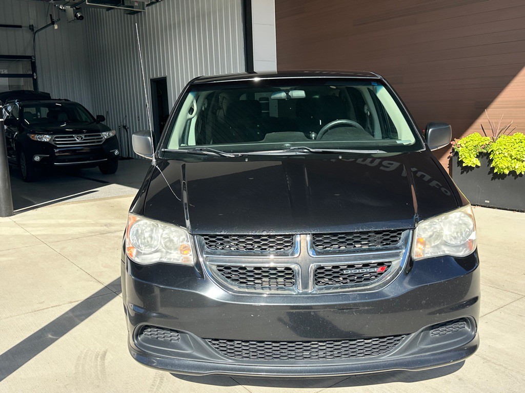 2013 Dodge Grand Caravan Image 2