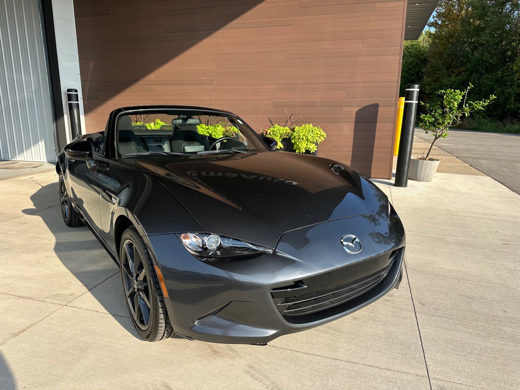 2016 Mazda MX-5 Miata Image 1