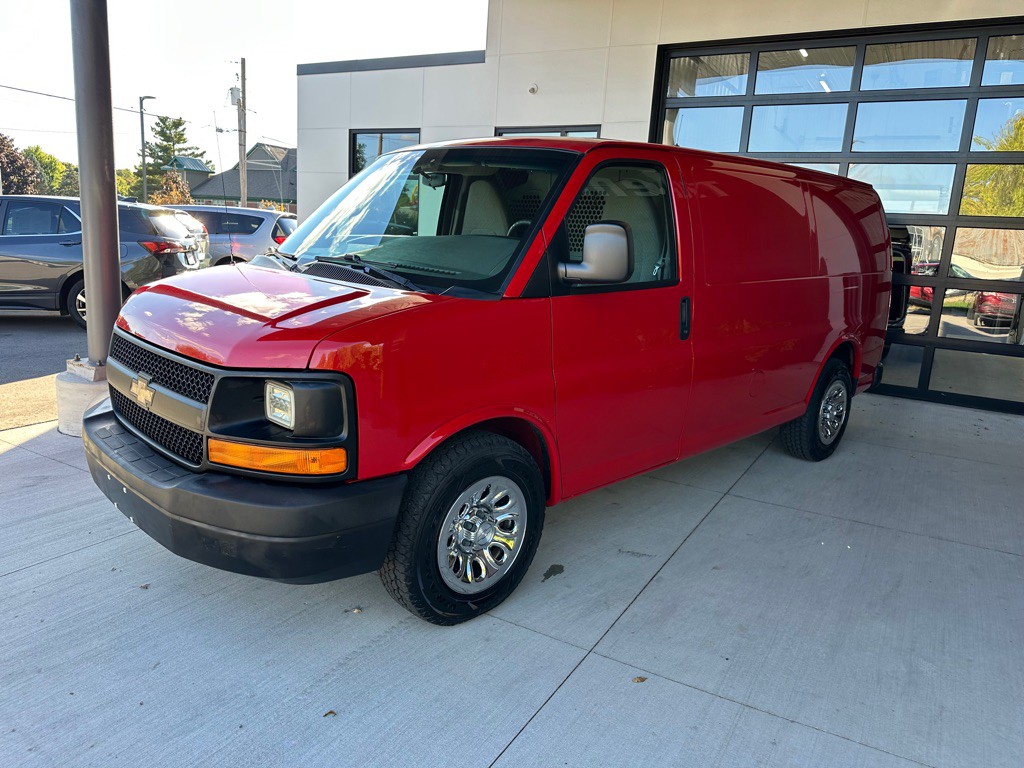 2014 Chevrolet Express Image 3
