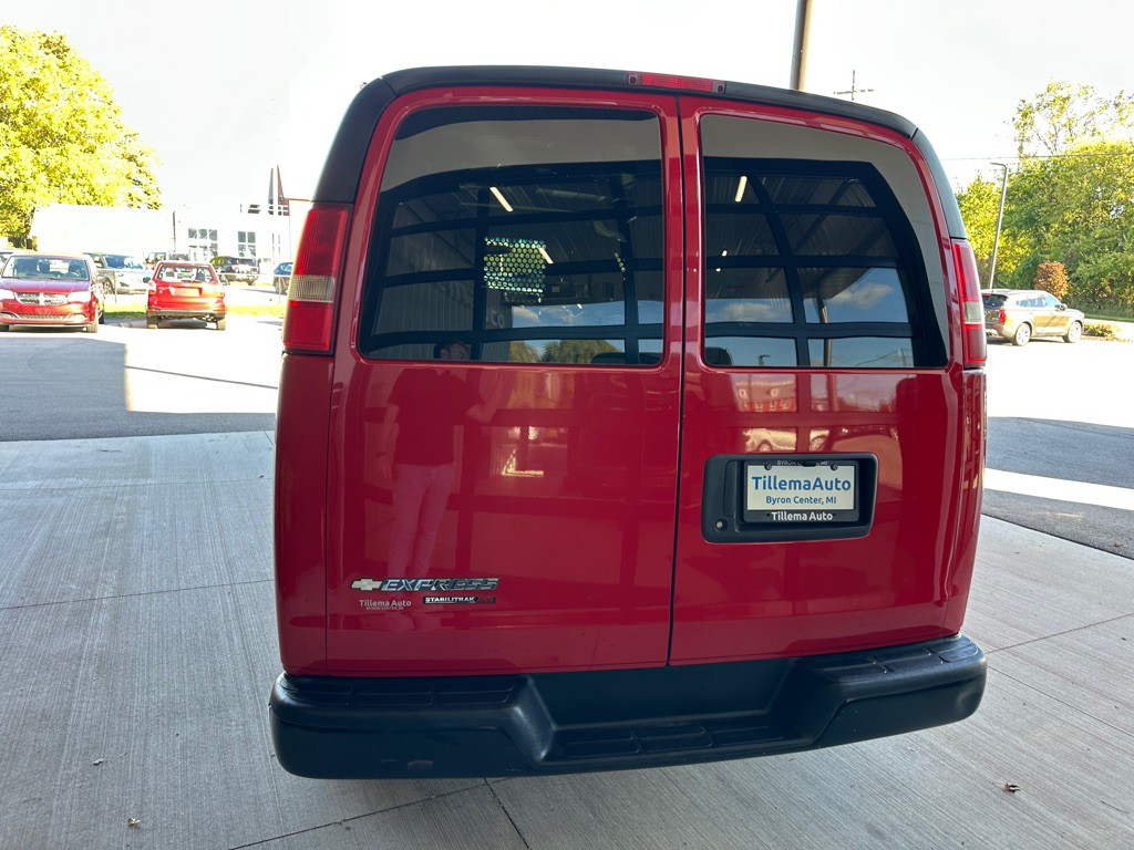 2014 Chevrolet Express Image 6