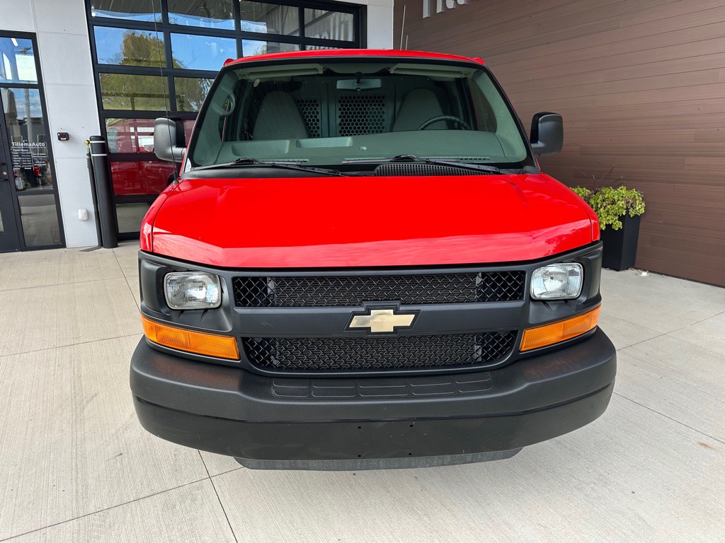 2014 Chevrolet Express Image 2