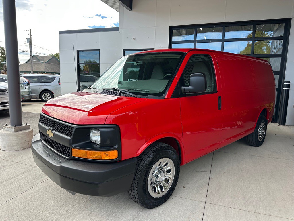 2014 Chevrolet Express Image 3