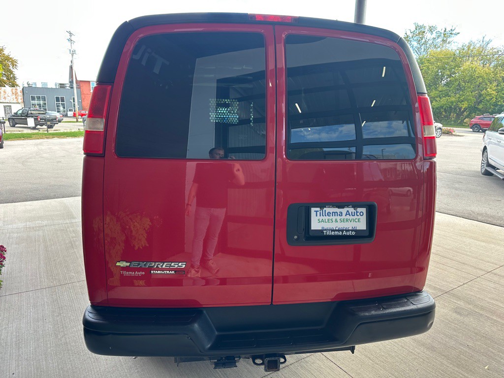 2014 Chevrolet Express Image 6