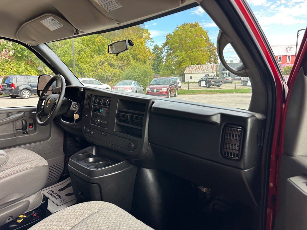 2014 Chevrolet Express Image 14