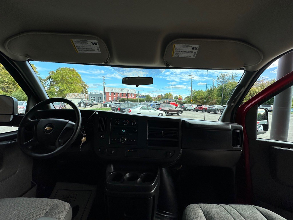 2014 Chevrolet Express Image 16