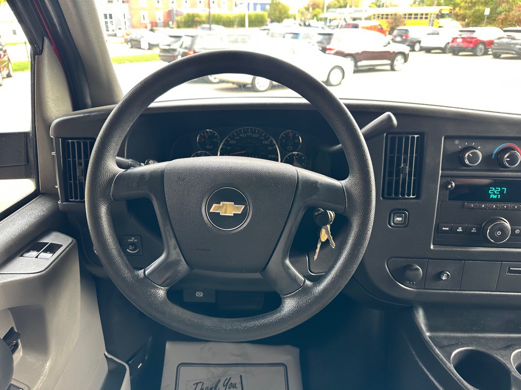 2014 Chevrolet Express Image 17
