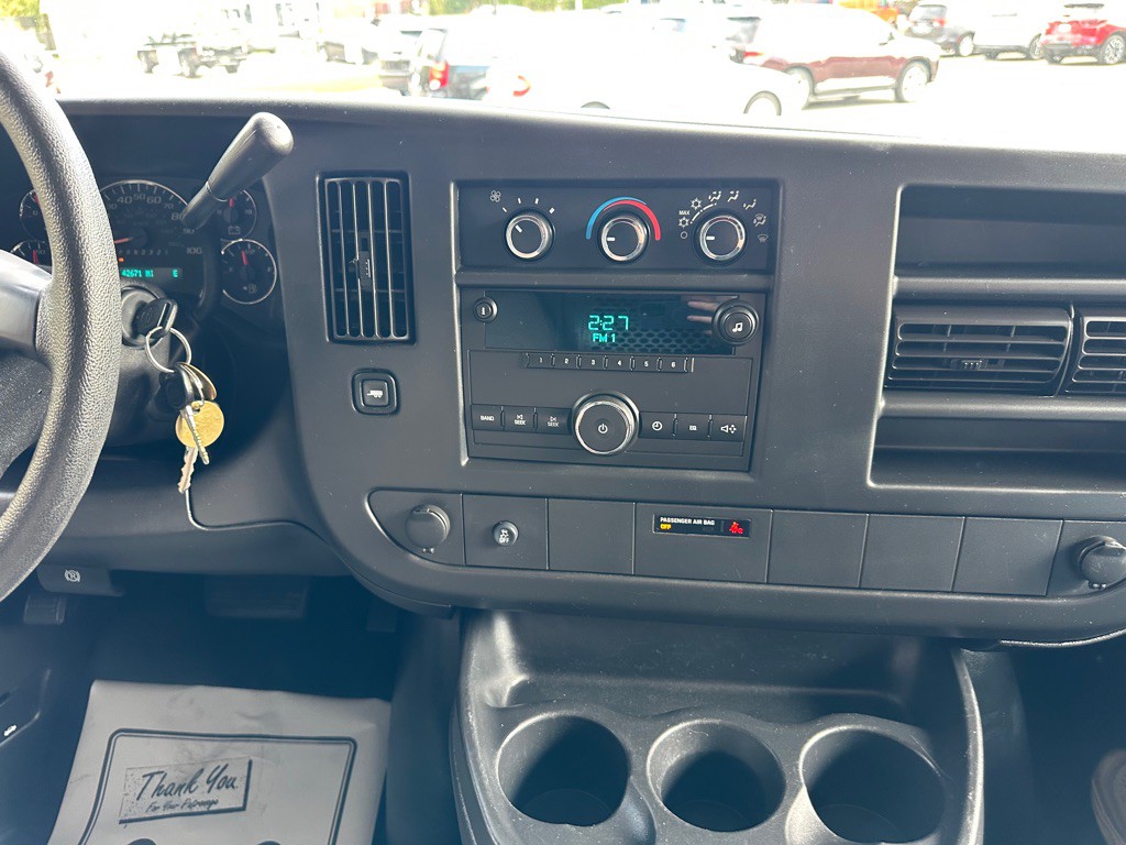 2014 Chevrolet Express Image 19