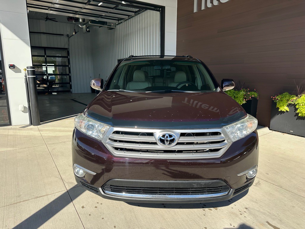 2011 Toyota Highlander Image 2