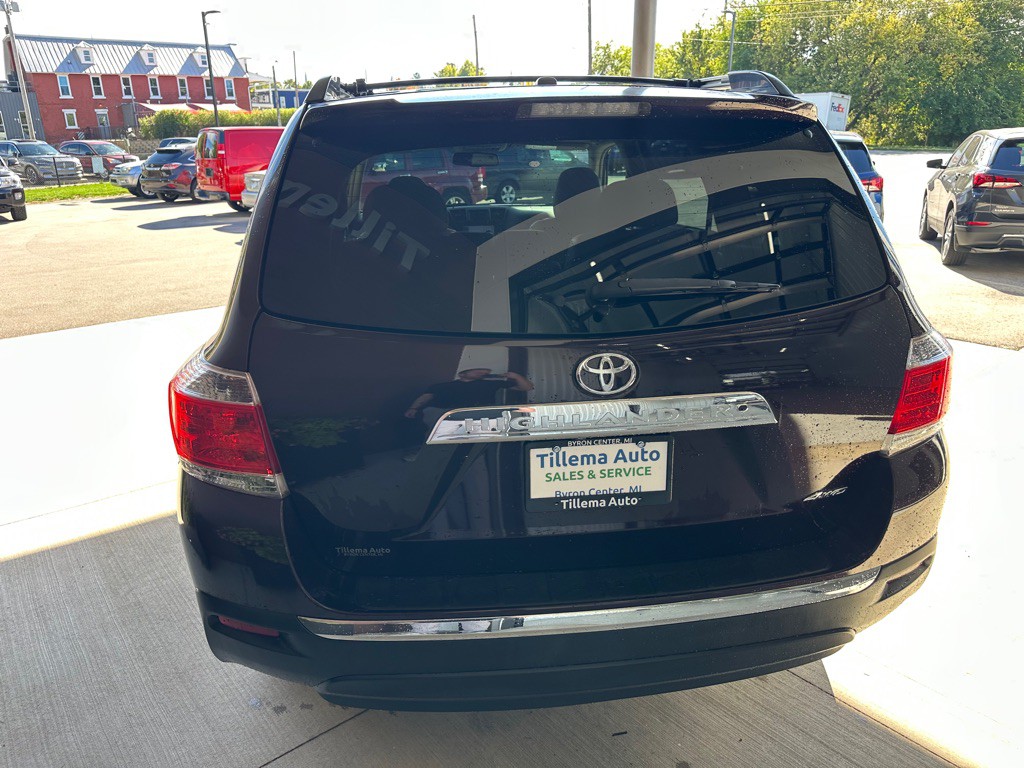 2011 Toyota Highlander Image 6