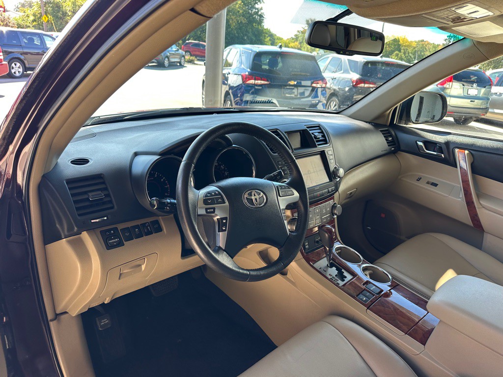 2011 Toyota Highlander Image 9