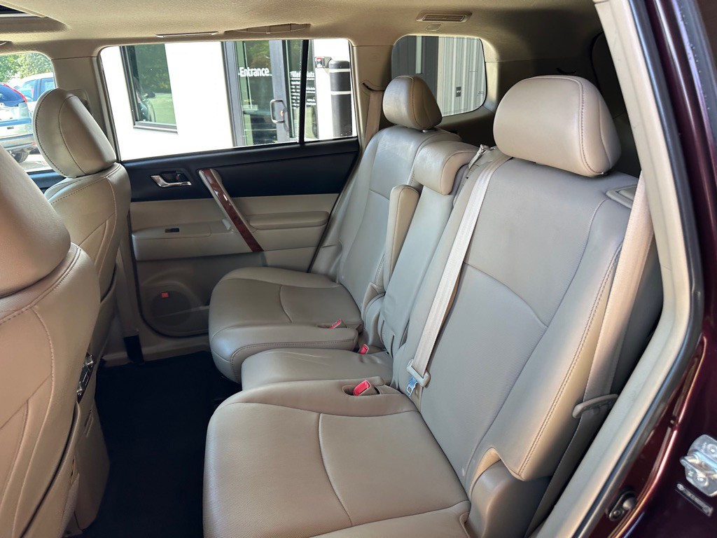 2011 Toyota Highlander Image 12