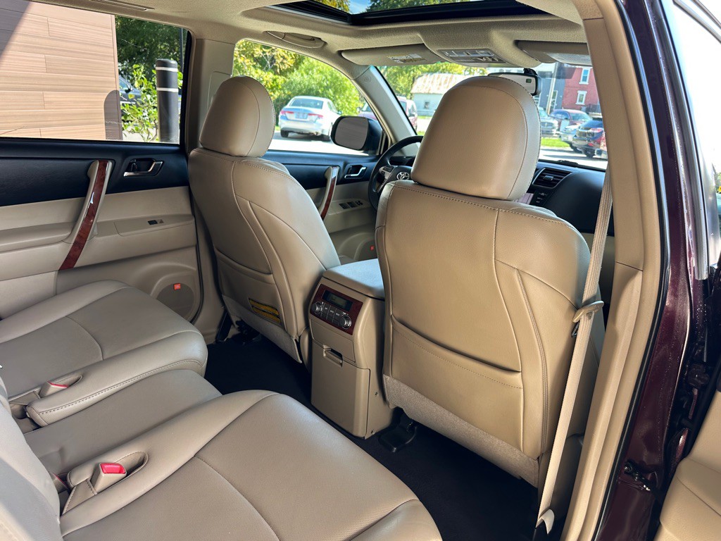 2011 Toyota Highlander Image 15